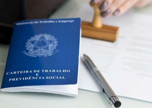 Câmara aprova medida que suspende pagamentos de acordos trabalhistas Câmara aprova medida que suspende pagamentos de acordos trabalhistas