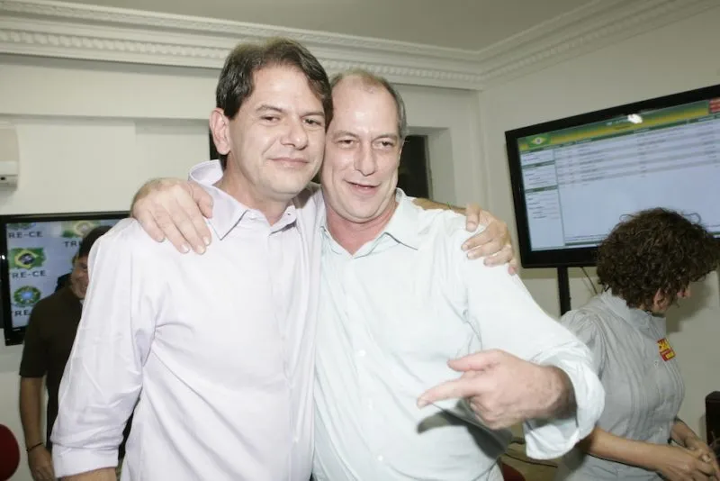 A FORÇA DOS PREFEITOS - Cid conta prefeitos. Ciro conta 2006