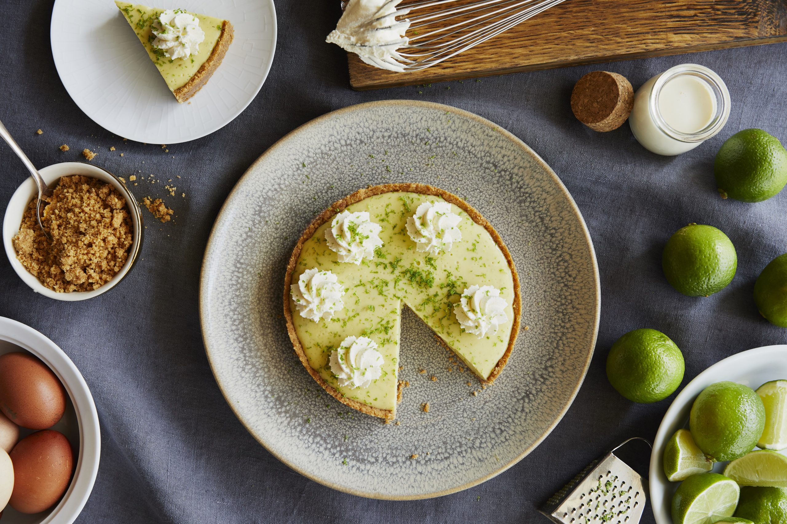 Aprenda a fazer a receita exclusiva da torta de limão do Hotel 45 Park Lane