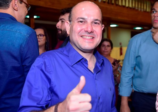 Roberto Cláudio anuncia retomada de serviços públicos e construção de um novo hospital no Conjunto José Walter Roberto Cláudio anuncia retomada de serviços públicos e construção de um novo hospital no Conjunto José Walter