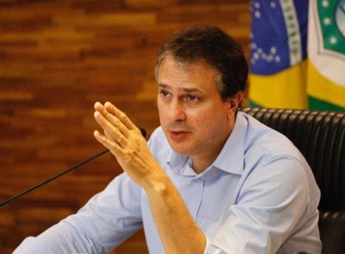 Camilo anuncia que academias, bares, escolas e eventos não deverão voltar na Fase 4 do plano de retomada econômica Camilo anuncia que academias, bares, escolas e eventos não deverão voltar na Fase 4 do plano de retomada econômica