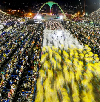 Carnaval 2026 pode movimentar R$ 20 bilhões e atrair mais de 65 milhões de foliões no Brasil