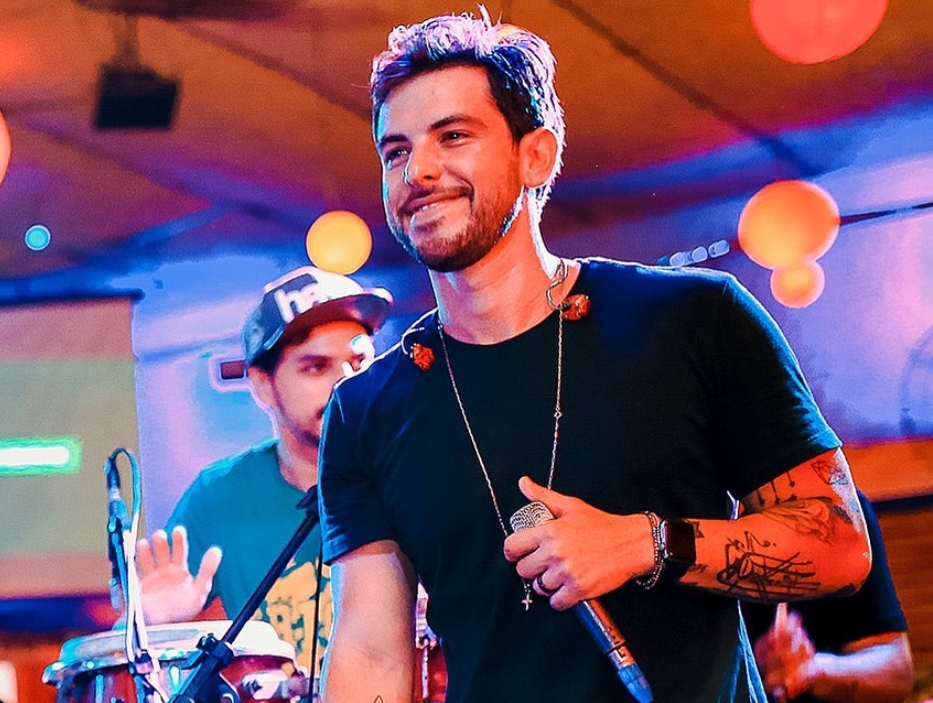 Pedro Campos comanda live show beneficente no próximo domingo. Vem saber!