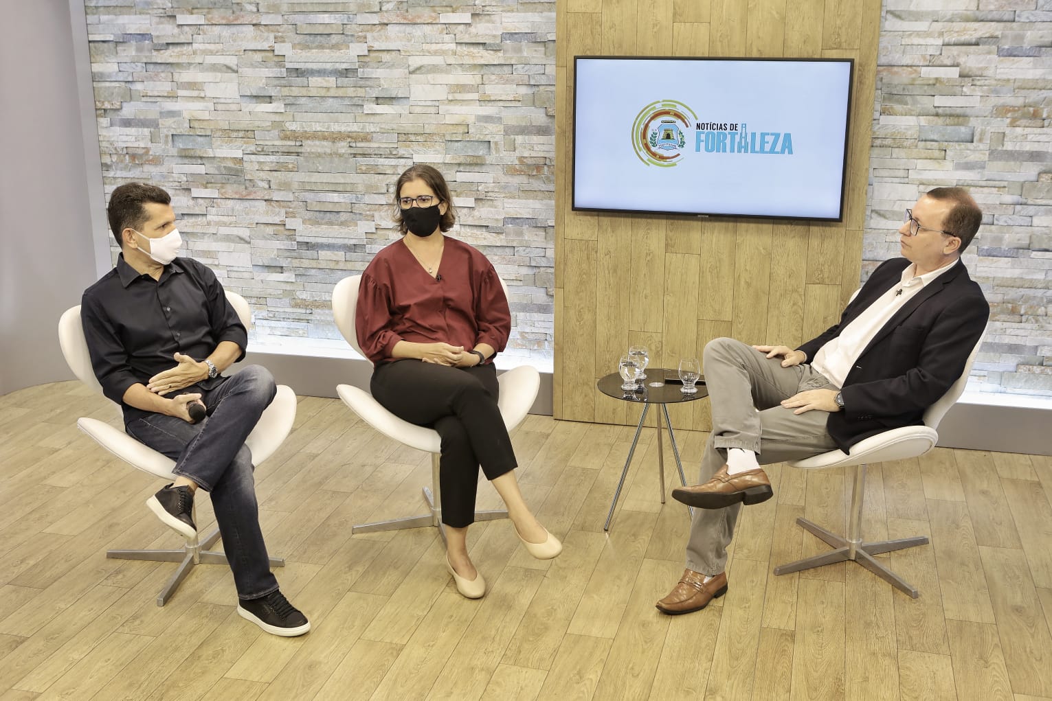 Secretários Erick Vasconcelos e Manuela Nogueira falam das obras do setor turístico em entrevista nesta quinta-feira, na TV Terra do Sol
