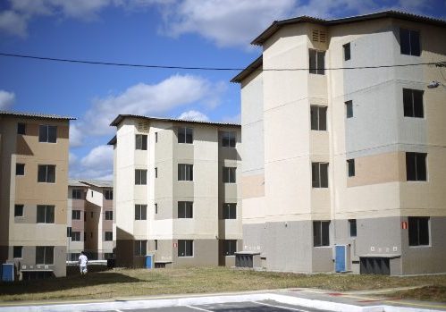 Bolsonaro reduz juros para habitações populares nas regiões Norte e Nordeste