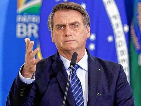 Com valor menor que o prometido, Bolsonaro assina medida que prevê salário mínimo de R$ 1.302 a partir de 2023