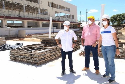 Roberto Cláudio acelera execução de obras em diversas bairros de Fortaleza