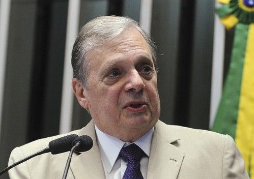 Tasso retira emenda à PEC do Fundeb para acelerar a tramitação no Senado Tasso retira emenda à PEC do Fundeb para acelerar a tramitação no Senado