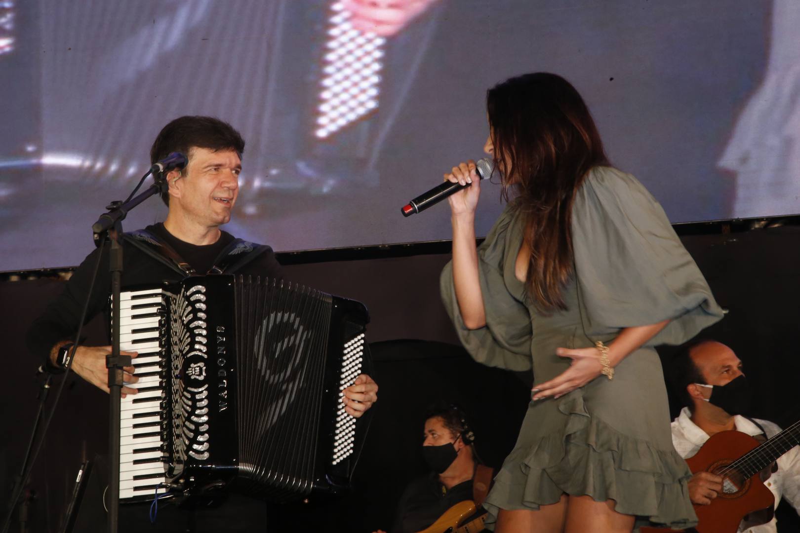 Waldonys E Bruna Ene 1