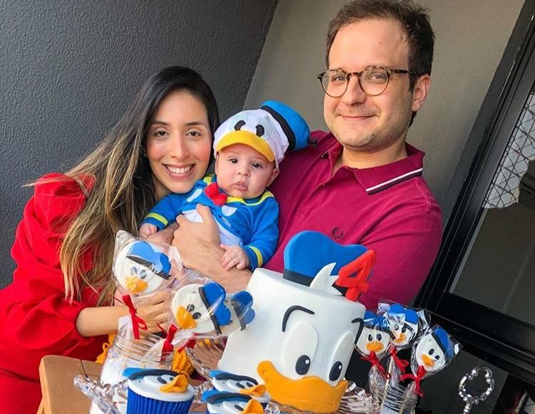 Nathália Ximenes e Rafael Lobo celebram os 4 meses do pequeno Rael