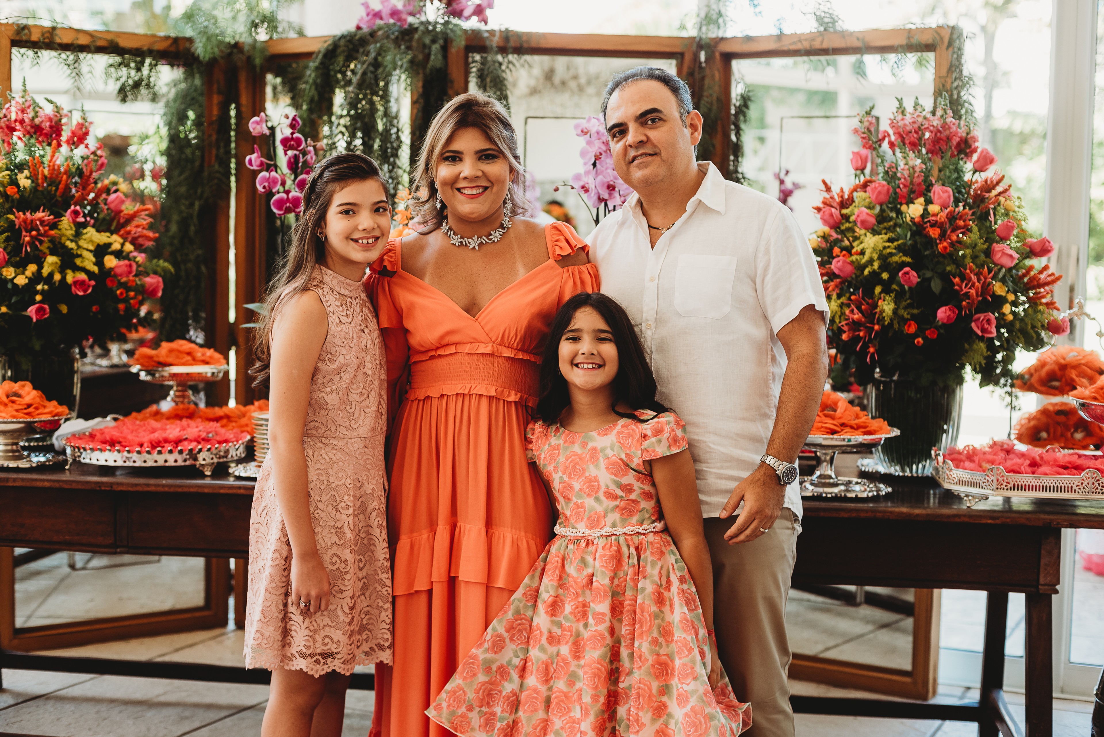 Gisela Vieira brinda seu start nas quatro décadas reunindo apenas os mais íntimos Gisela Vieira brinda seu start nas quatro décadas reunindo apenas os mais íntimos