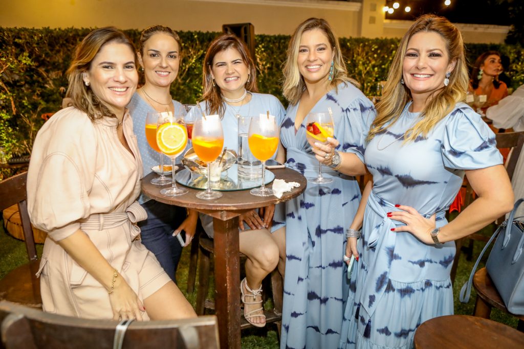 Luciana Brges, Raquel Vasconcelos, Ticiana Brigido, Claudia Aguiar E Tatiana Luna