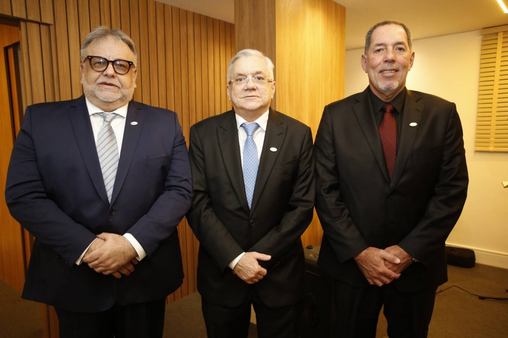 Mario Martins, Urubatan Romero E Frederico Camara