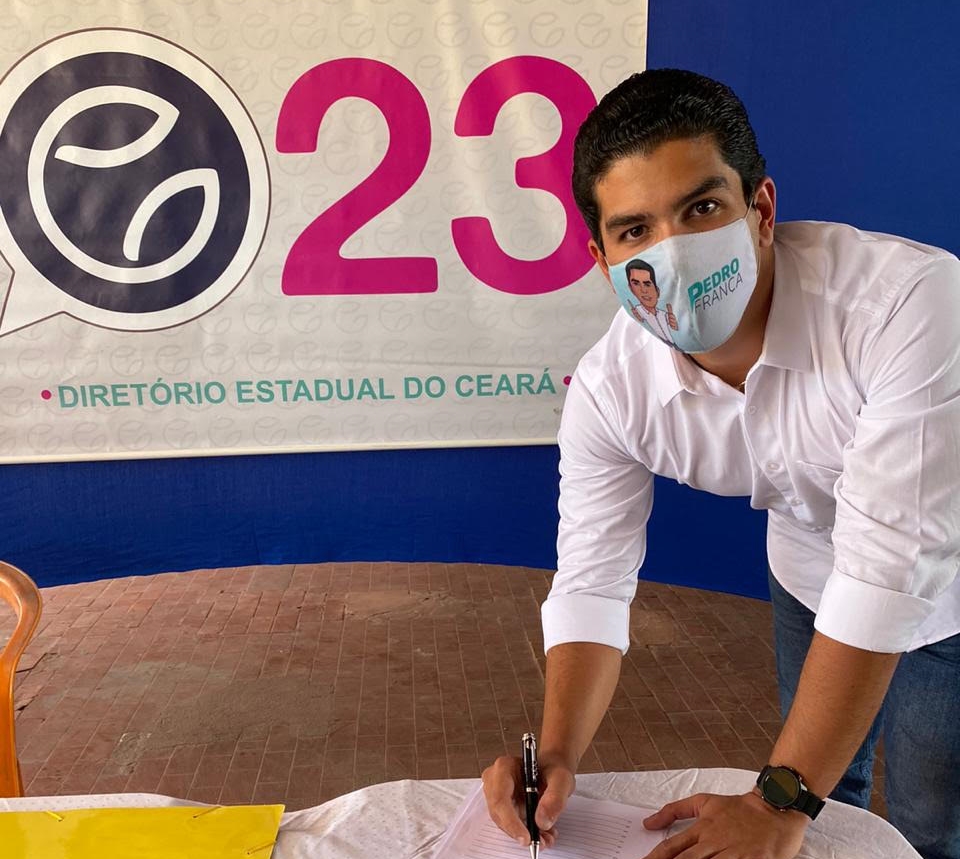 Pedro França é oficializado candidato a vereador em Fortaleza