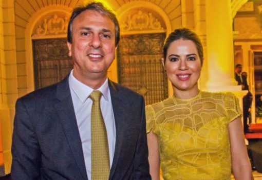 Camilo revela que ele e a primeira-dama, Onélia, já se recuperaram da Covid-19 Camilo revela que ele e a primeira-dama, Onélia, já se recuperaram da Covid-19
