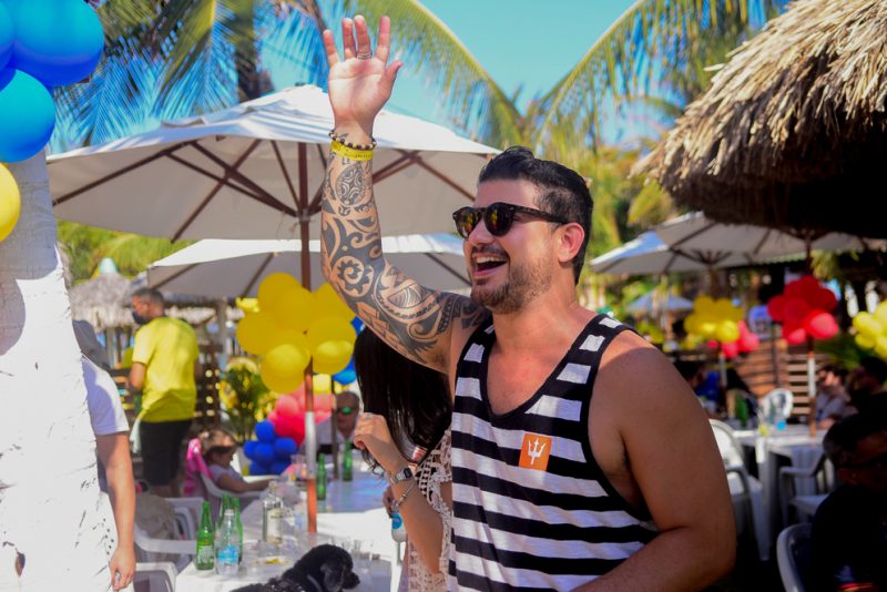 Eric Beerfest 35 - Eric Moreira festeja seus 35 anos rodeado de amigos na Praia do Futuro
