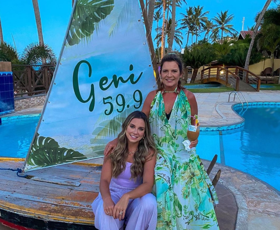 Geni Levi troca de idade e celebra o momento com festa na Praia da Lagoinha