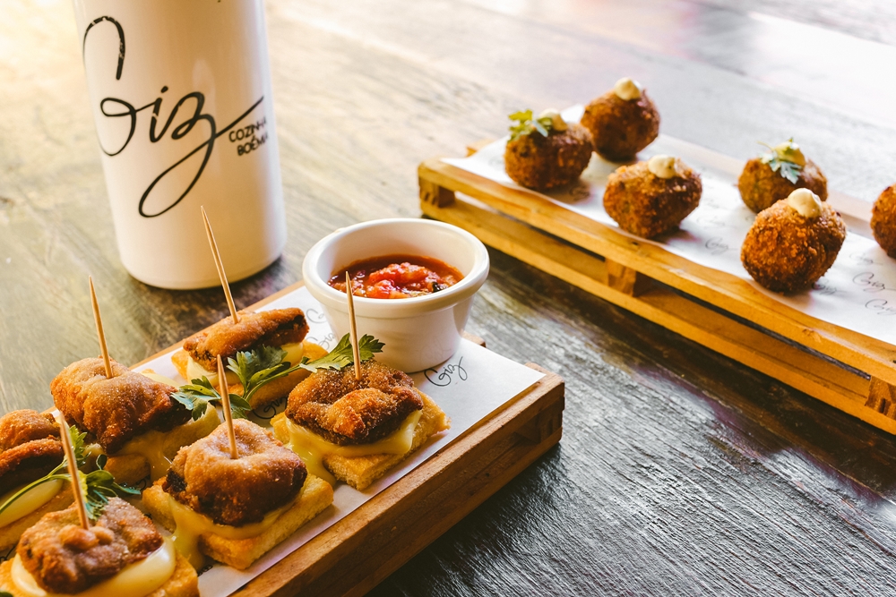 Giz Cozinha Boêmia comemora 2 anos com novo cardápio e ações especiais. Vem saber!