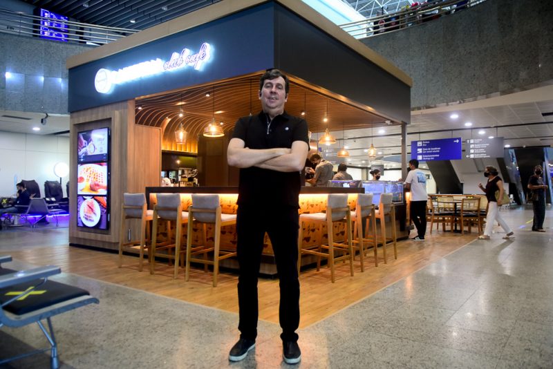 Open House - João Mendonça recebe Pedro Lima na inauguração do Club Café no Aeroporto Internacional de Fortaleza