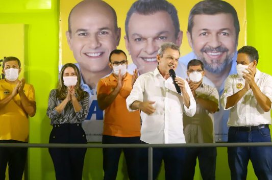 José Sarto diz que Fortaleza não pode dar passo para trás ou salto no escuro José Sarto diz que Fortaleza não pode dar passo para trás ou salto no escuro