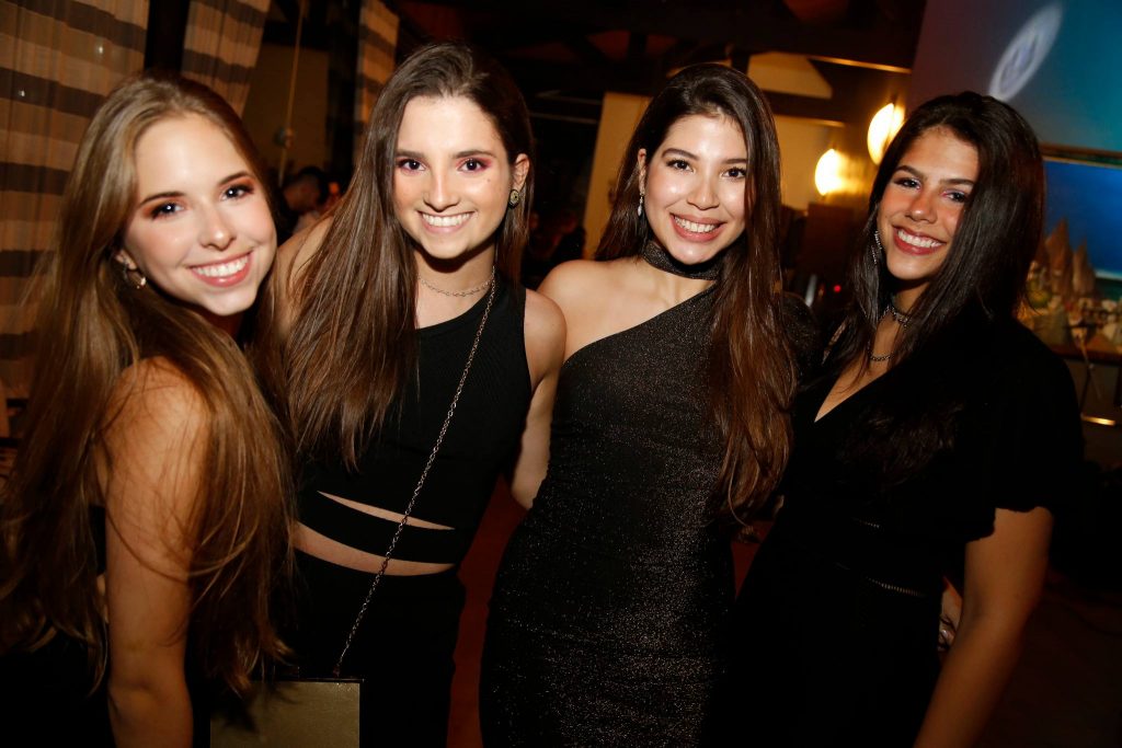 Lara Macedo, Duda Gomes, Lara Holanda E Amanda Arruda