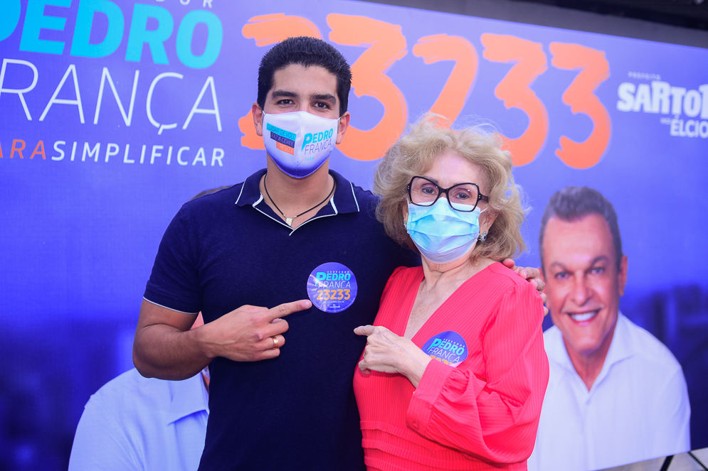 Neto de Socorro França, Pedro quer seguir os passos da avó e mudar a capital cearense