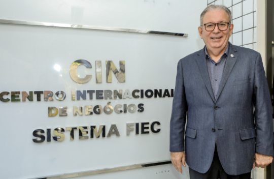 Ricardo Cavalcante recebe homenagem da CMFor por sua contribuição aos representantes comerciais de Fortaleza