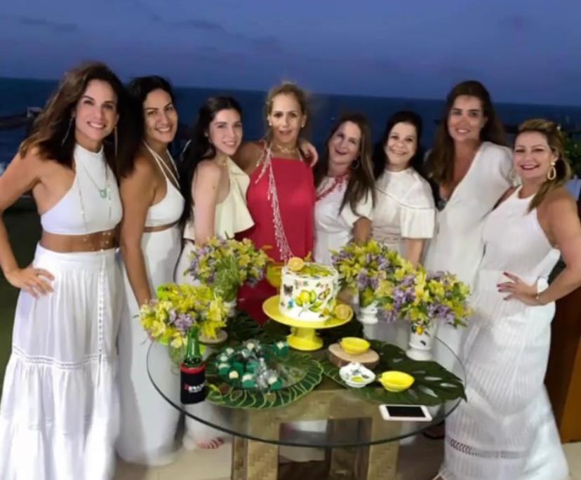 Marcia Peixoto antecipa a comemoração da nova idade durante o feriadão