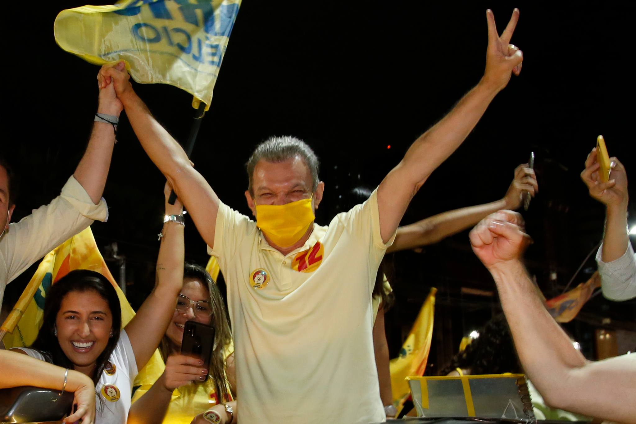 Eleito Prefeito de Fortaleza, Sarto sai às ruas para celebrar sua vitória nas urnas