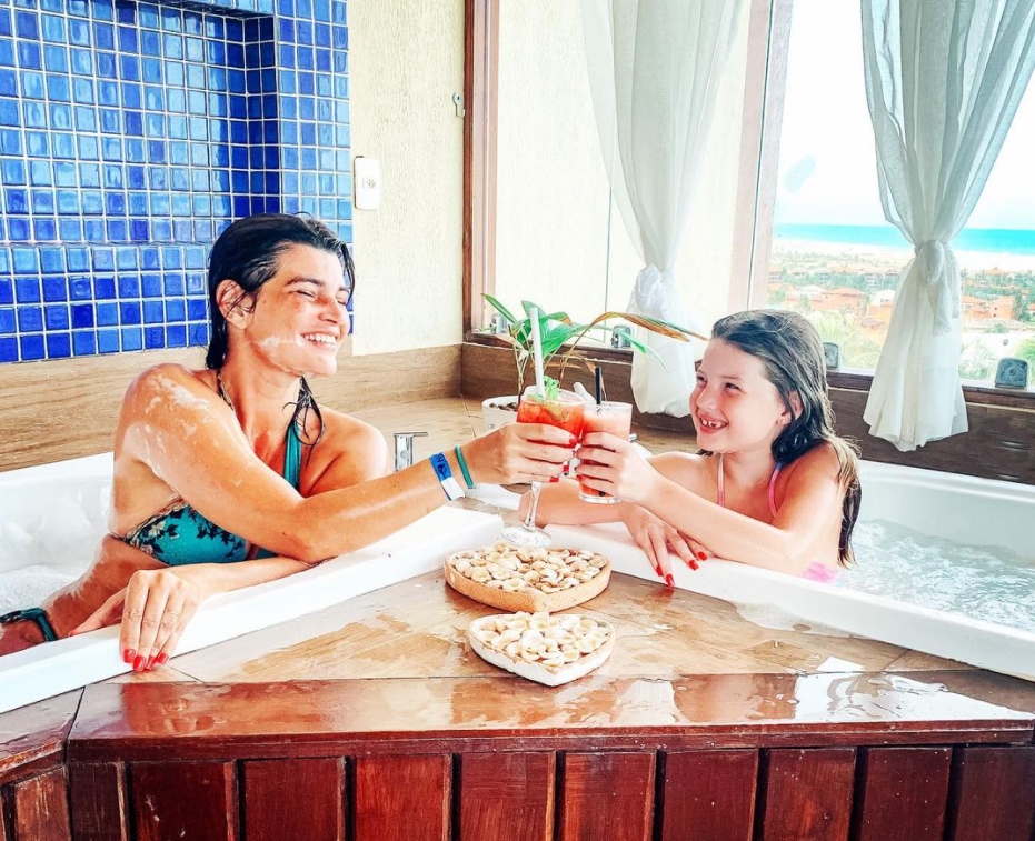 Livia Saboya celebra a nova idade em spa com a filha, Maria Clara