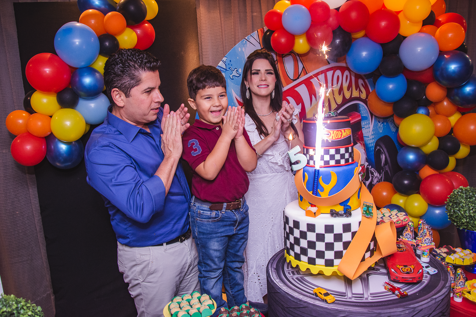 Pompeuzinho Vasconcelos completa 5 anos e ganha festa inspirada nos carrinhos Hot Wheels