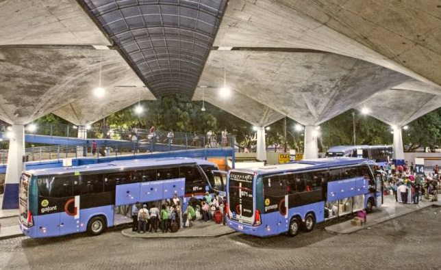 Turismo interno atrai brasileiros e aumenta a buscar por viagens de carro e ônibus Turismo interno atrai brasileiros e aumenta a buscar por viagens de carro e ônibus