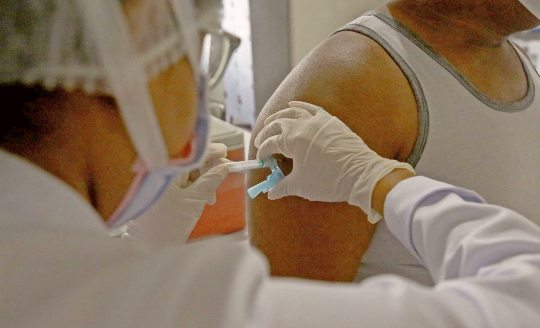 Vacina da Pfizer deve chegar ao Brasil com preço diferenciado para o Governo