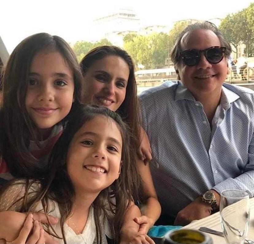 Manoela Bacelar troca de idade em comemoração intimista com a família