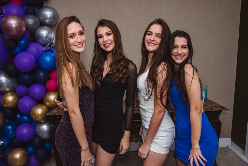 Congrat´s - Alegria e alto astral dão o tom da festa de 16 anos de Lyna Machado