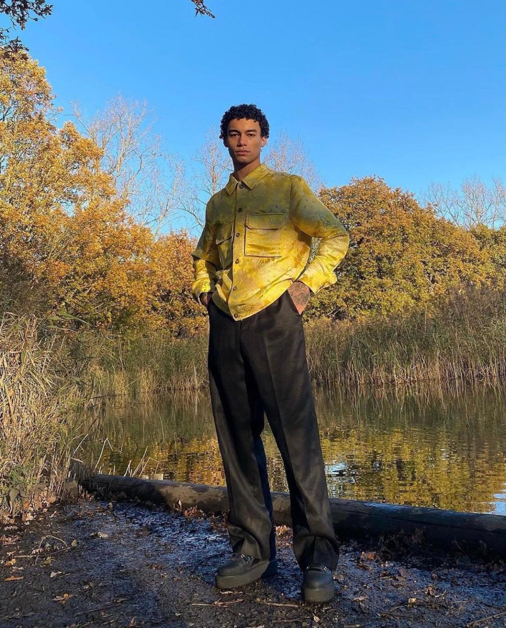 A sofisticada coleção da H&M a partir do desperdício