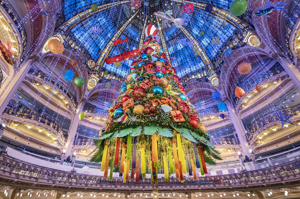 Galeries Lafayette Haussmann inaugura em Paris sua decoração natalina
