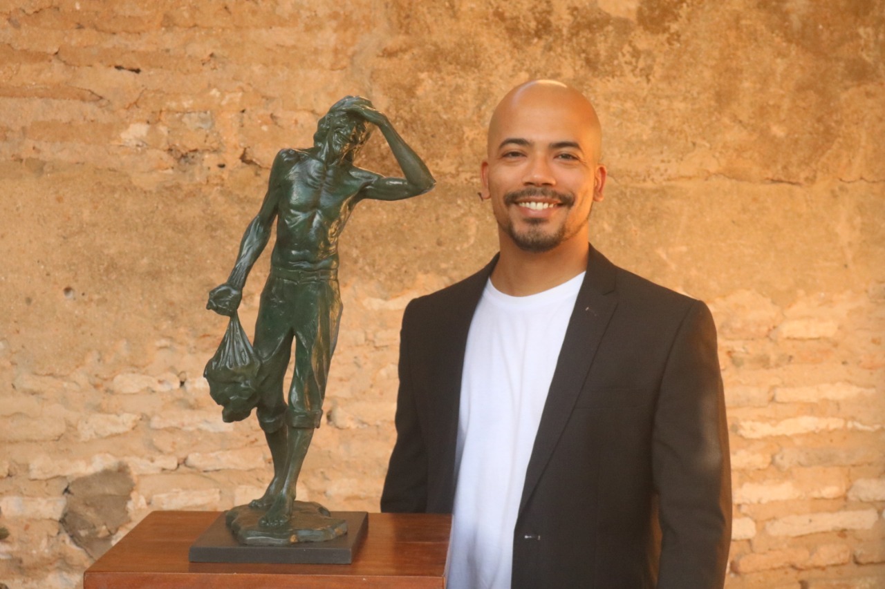 Assis Filho conta com obras em exposições gratuitas pela cidade. Vem saber!