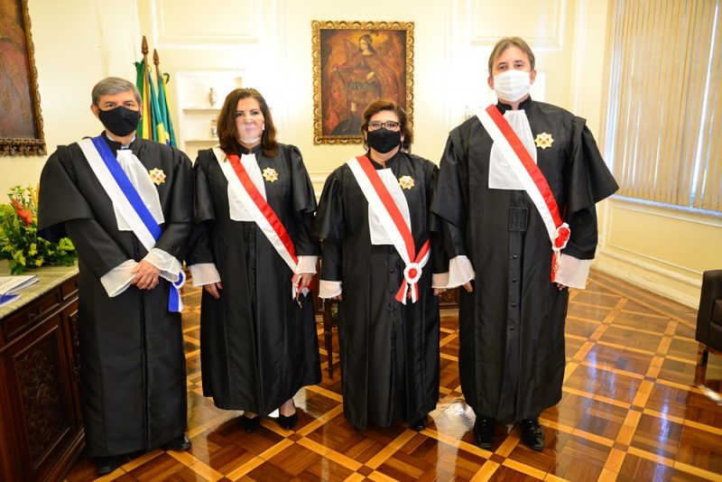 Solenidade - Desembargadora Regina Gláucia Nepomuceno é empossada presidente do TRT/CE