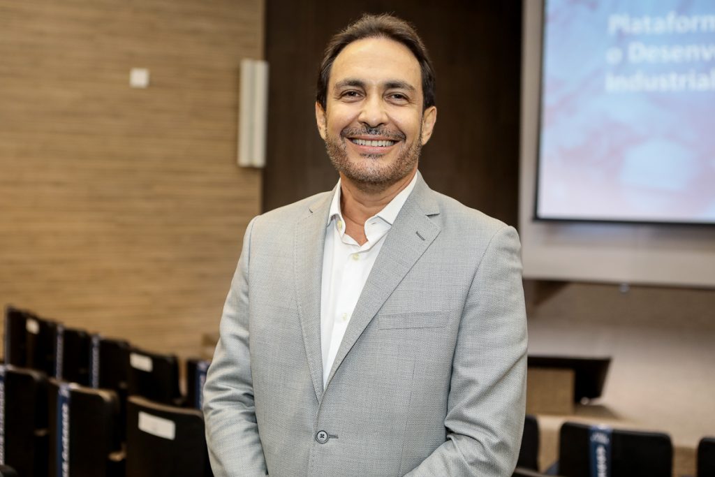 Luis Carlos Queiroz (2)