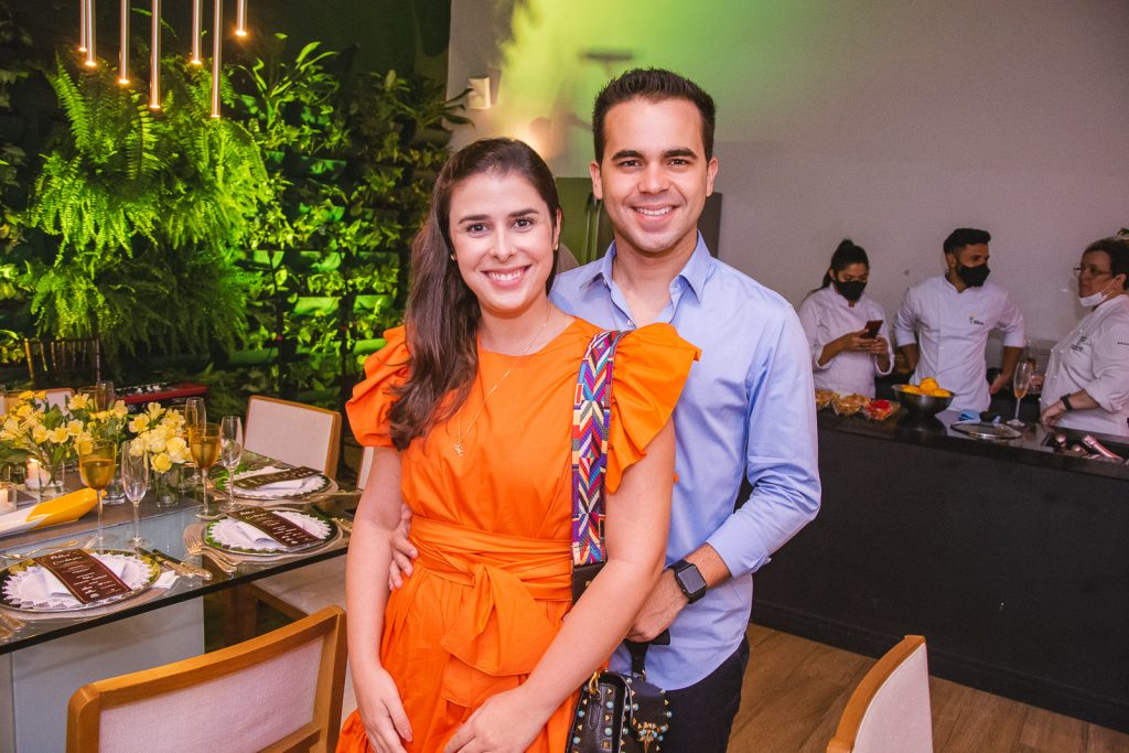 Maria Isabel Mota E Matheus Feijo