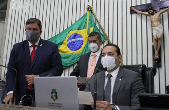 Assembleia Legislativa aprova LOA que prevê R$ 29,5 bi para gastos do Estado Assembleia Legislativa aprova LOA que prevê R$ 29,5 bi para gastos do Estado