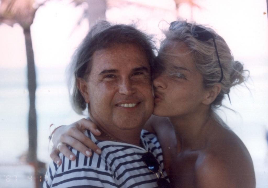 
				Lalá Medeiros e Adriane Galisteu
				