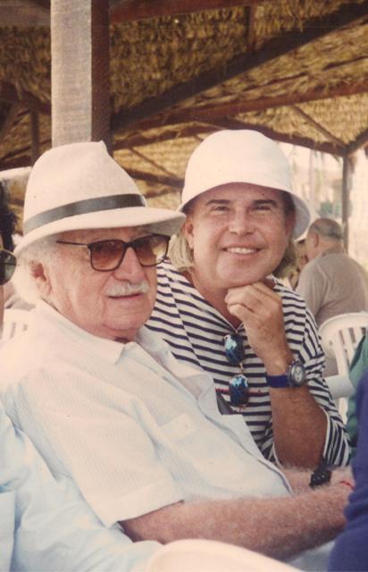
				Lalá Medeiros
				
