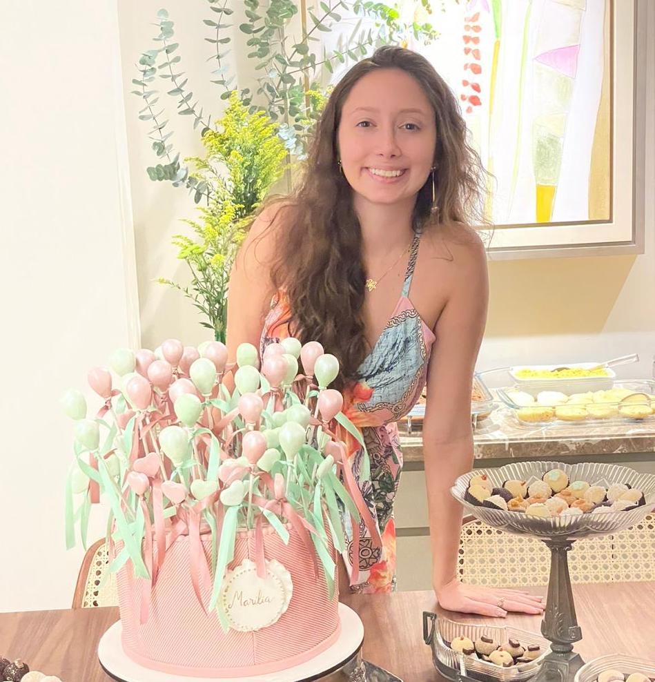 Marília Cidrão Parente celebra a nova idade em comemoração intimista Marília Cidrão Parente celebra a nova idade em comemoração intimista