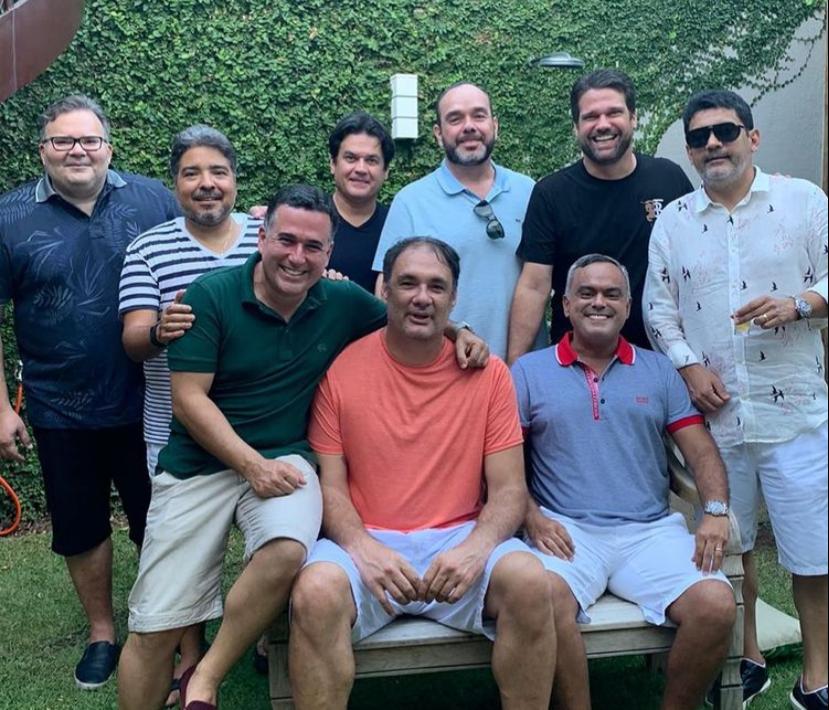 Leandro Vasques reúne os amigos da advocacia para confraternização natalina Leandro Vasques reúne os amigos da advocacia para confraternização natalina