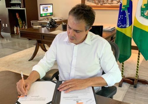 Camilo sanciona lei que vai disponibilizar microcrédito produtivo para os pequenos empreendedores e informais no Ceará