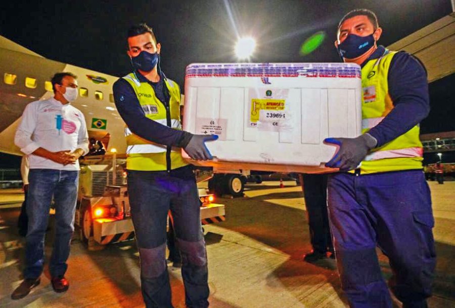 Camilo informa que Ceará vai receber mais 33.200 doses de vacinas ainda hoje