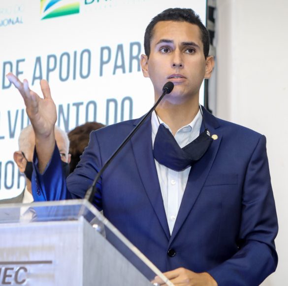 Domingos Neto garante recursos para pacote de obras em unidades do IFCE