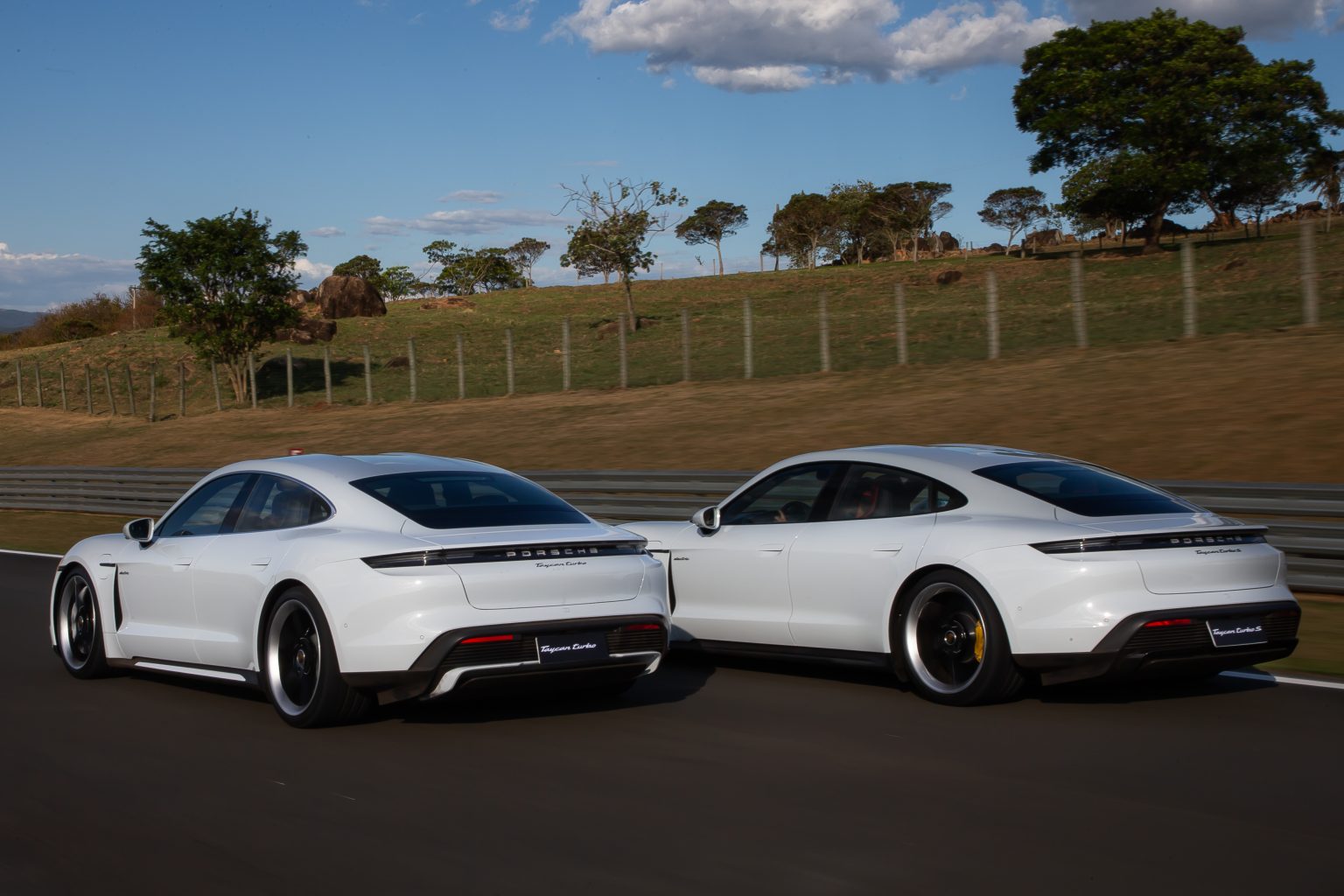 O novo esportivo elétrico da Porsche no Brasil